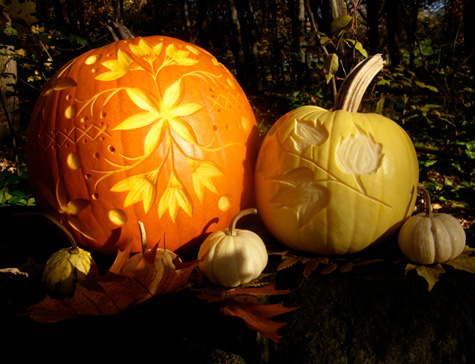 8 WAYS TO DECORATE WITH PUMPKINS