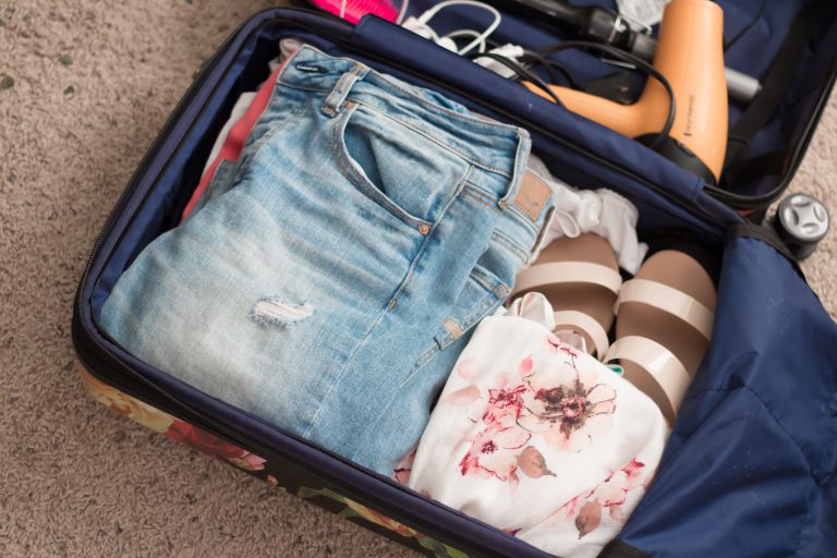 What To Pack For A Weekend Away (With Your Bestie)