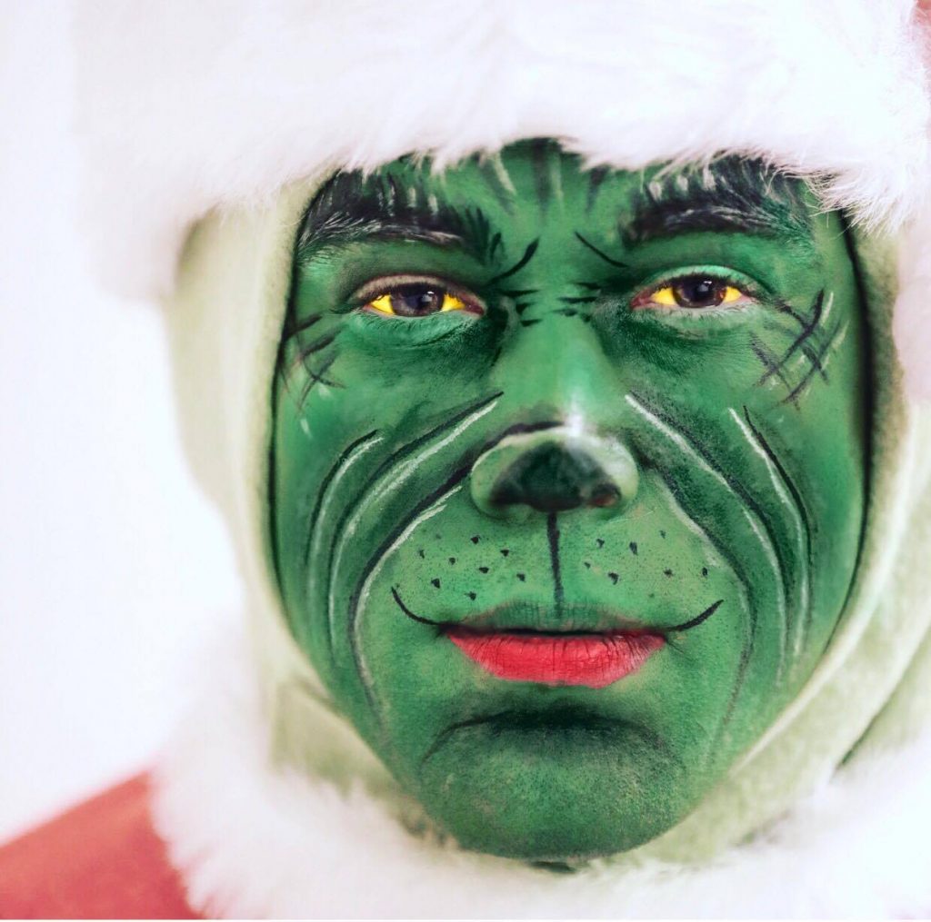 ITS THE GRINCH!!  Holiday Makeup Tutorial 