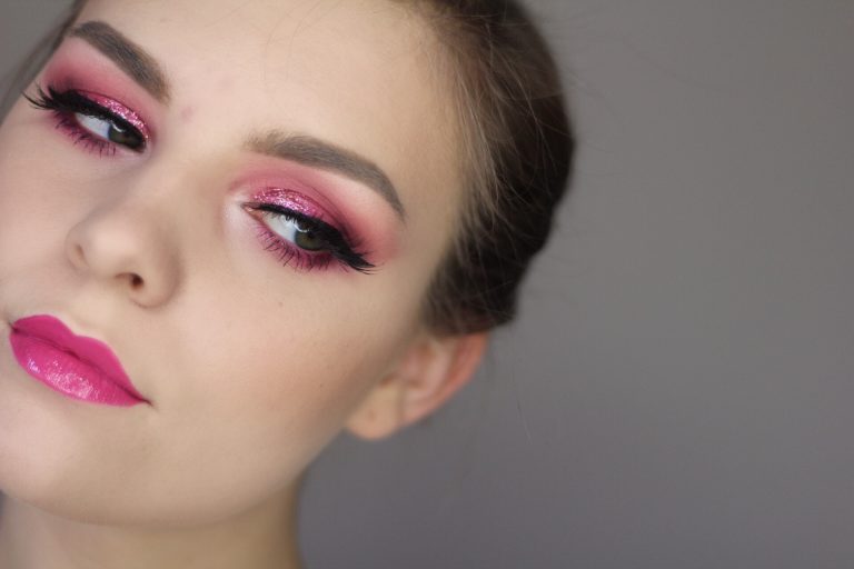 Birthday Glam Makeup Tutorial: Pink Glitter Cut Crease