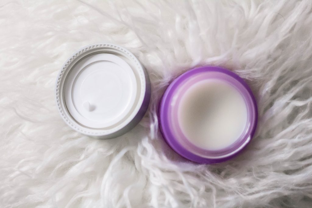 How To Keep Your Skin FRESH AF During A Flight