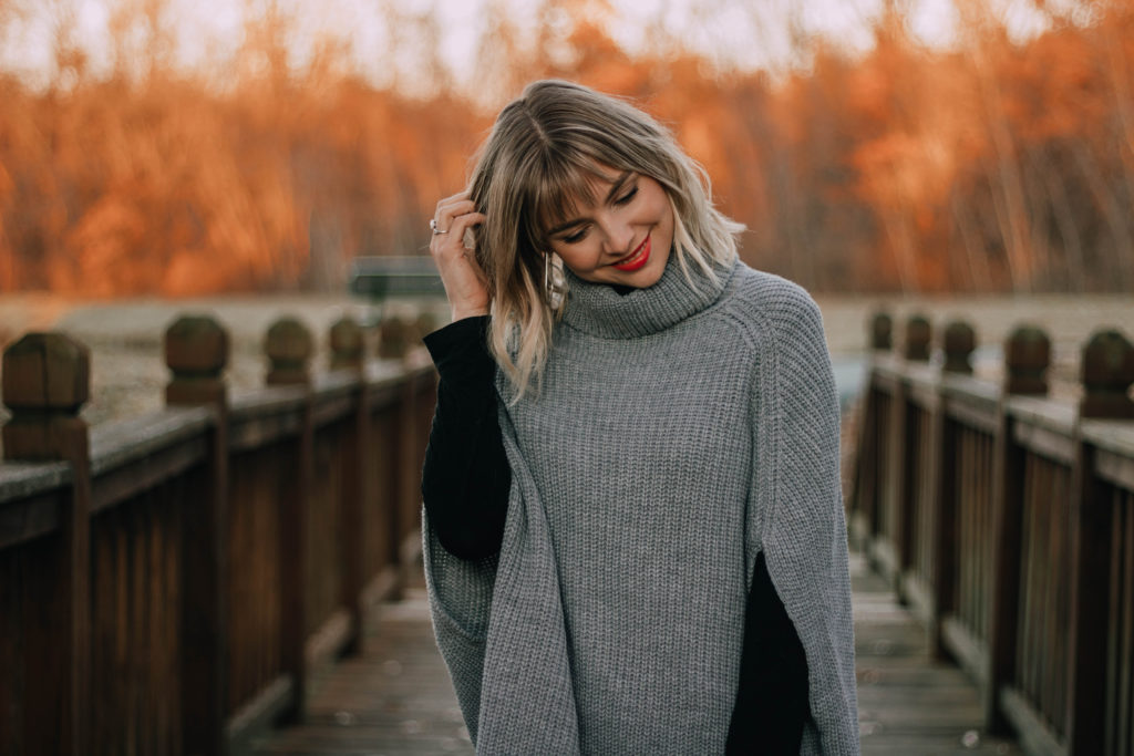 Cozy Winter Poncho Look: A Revamped Trend To Try