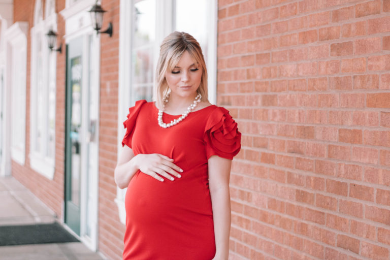 How To Dress Professionally While Pregnant
