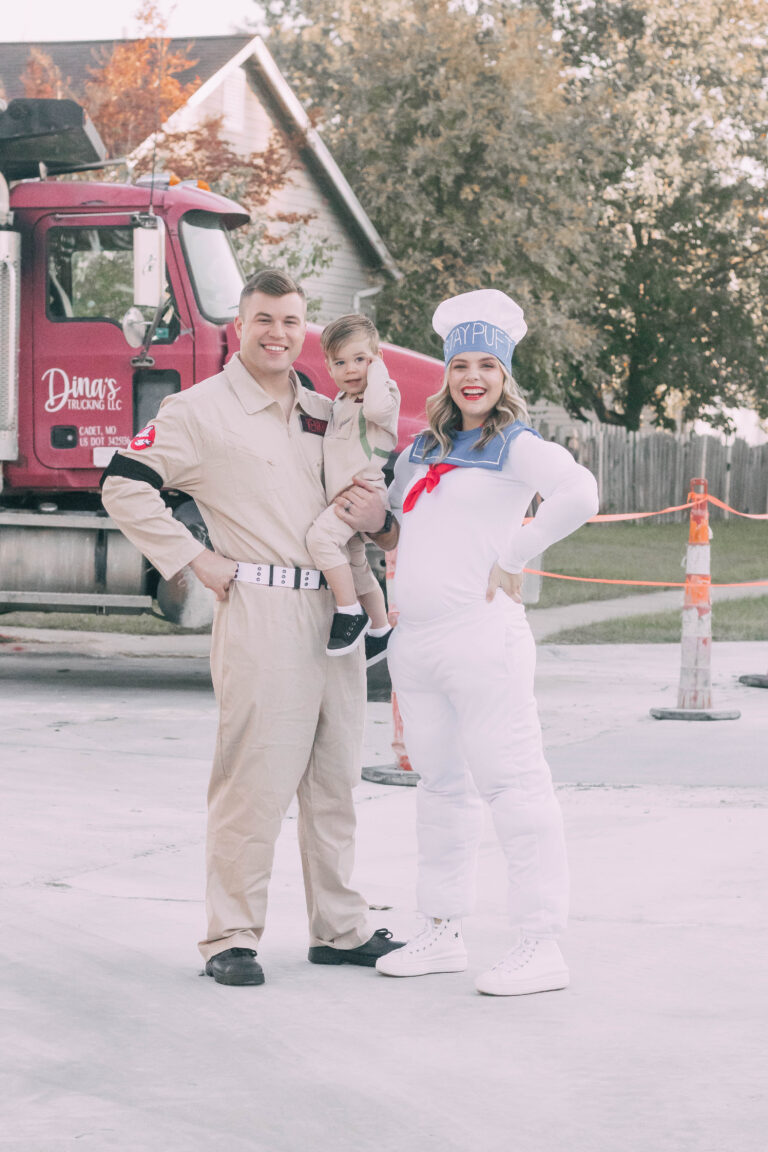 GHOSTBUSTERS FAMILY HALLOWEEN COSTUME – & it’s bump-friendly!